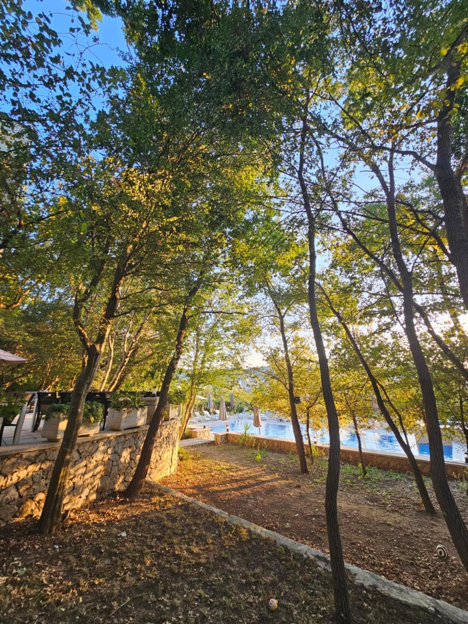 Green Hill Apartments ウルツィニ エクステリア 写真