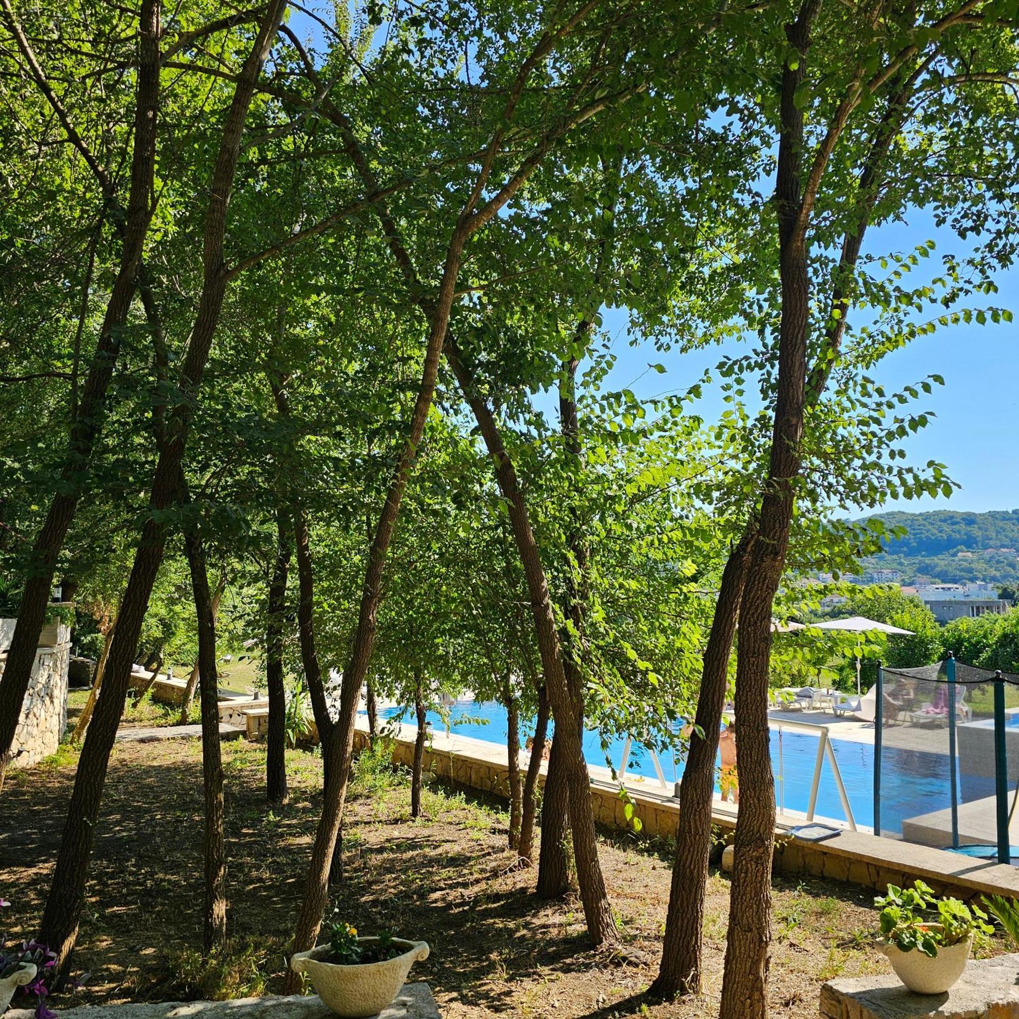 Green Hill Apartments ウルツィニ エクステリア 写真