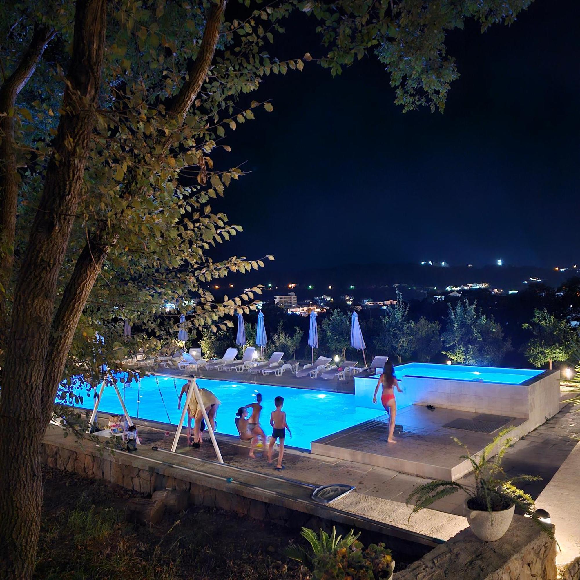 Green Hill Apartments ウルツィニ エクステリア 写真