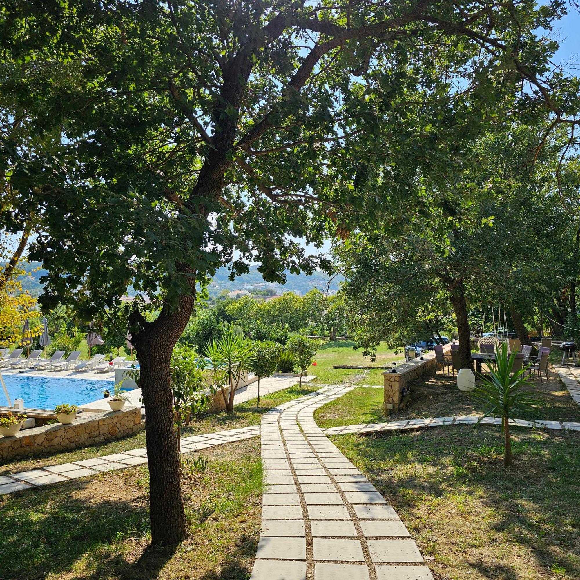 Green Hill Apartments ウルツィニ エクステリア 写真